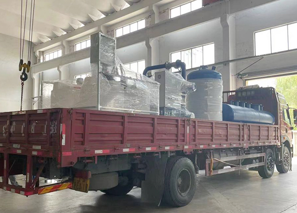 江苏苏州整车直达-分、集水器2台+全自动加药装置2套+定压补水机组1套+板式换热机组1套