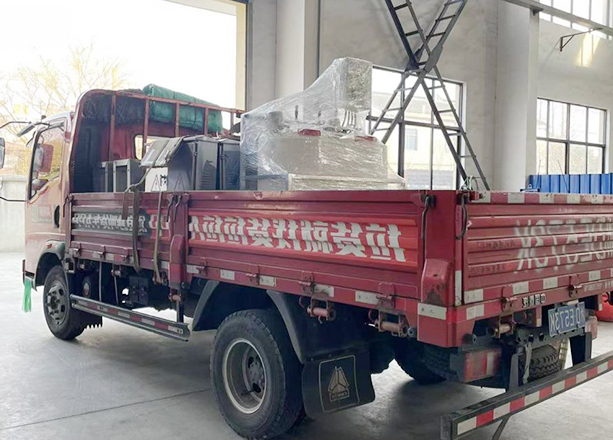 江苏扬州专车直达全自动加药装置一套